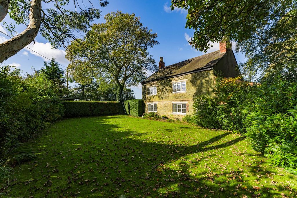Property photo 1 of 43