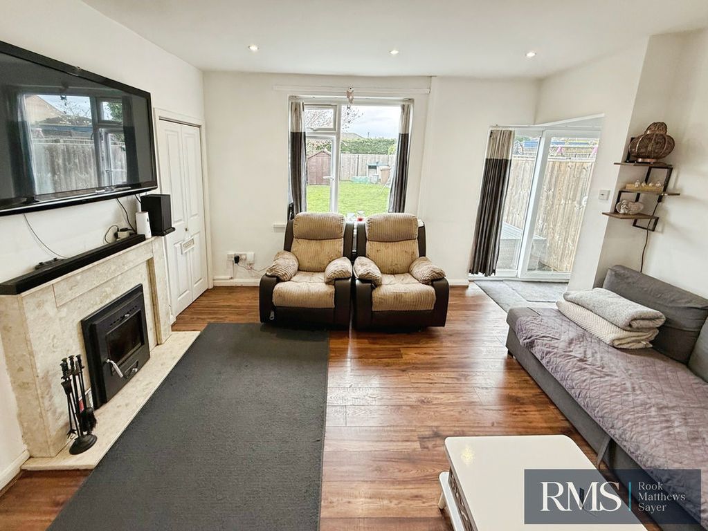 Property photo 3 of 8 Photo 7