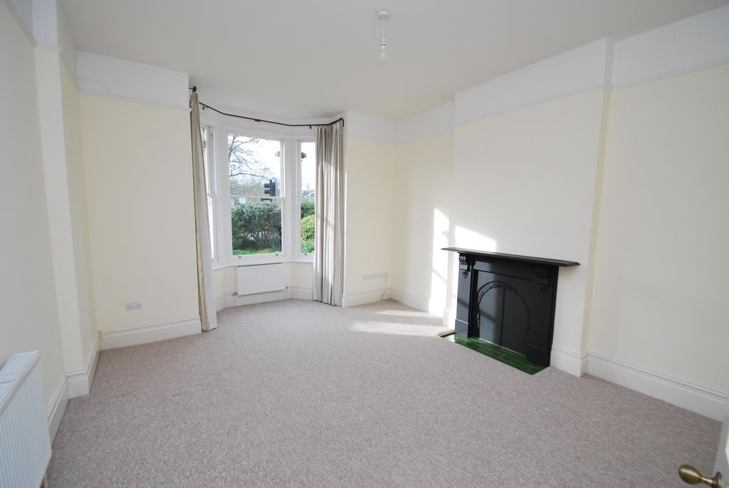 Property photo 2 of 10 Living Room