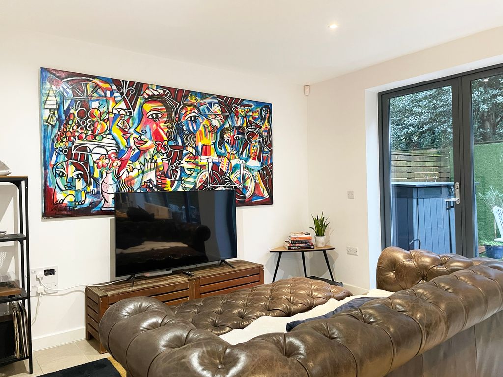 Property photo 2 of 40