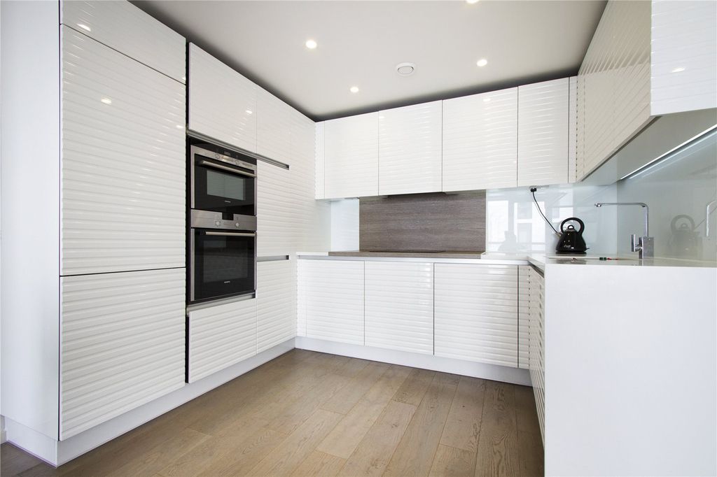 Property photo 3 of 5 Picture No. 16