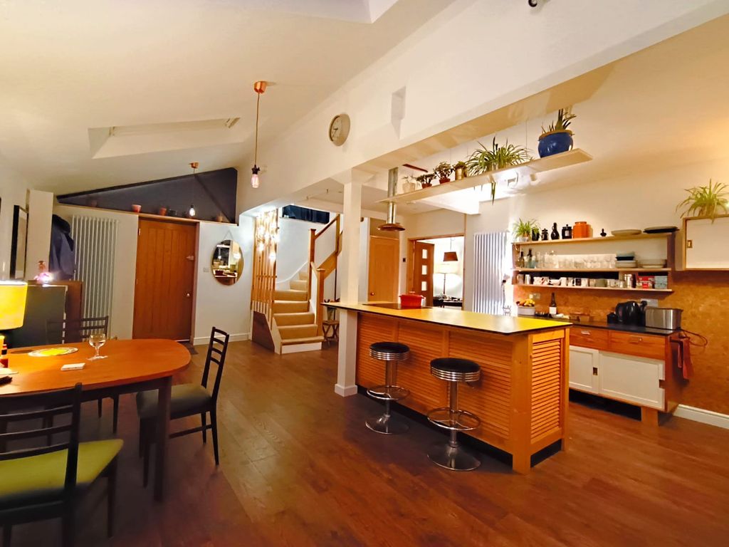 Property photo 3 of 16 Kitchen Night