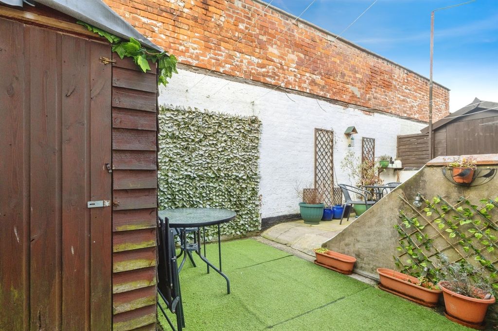 Property photo 2 of 18
