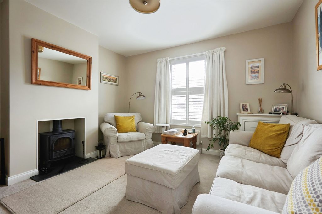 Property photo 3 of 31