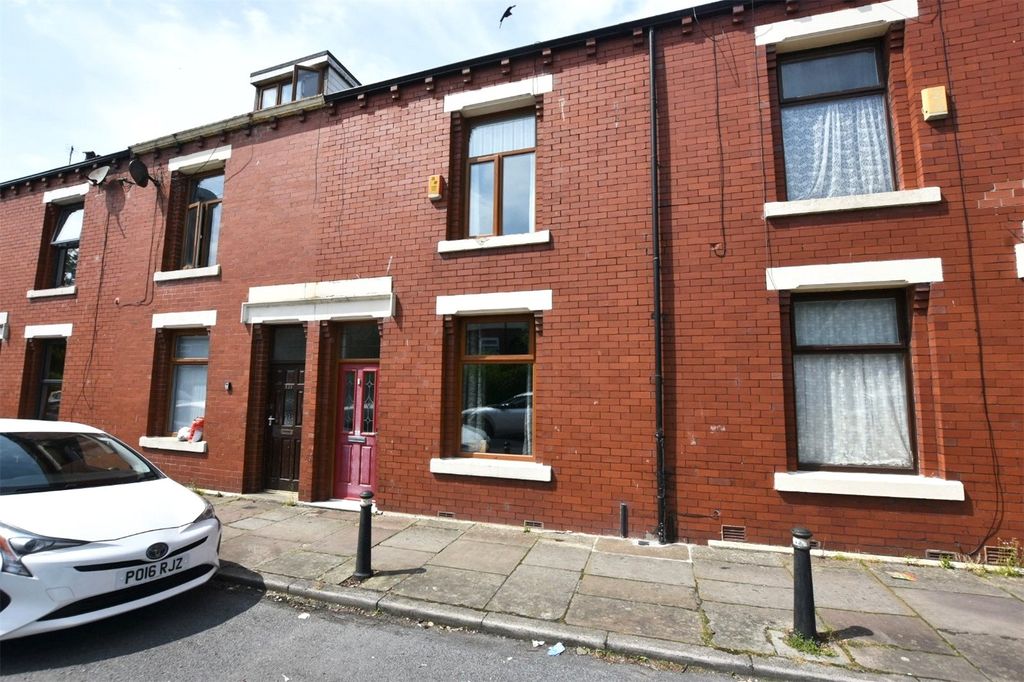 Property photo 1 of 20 External