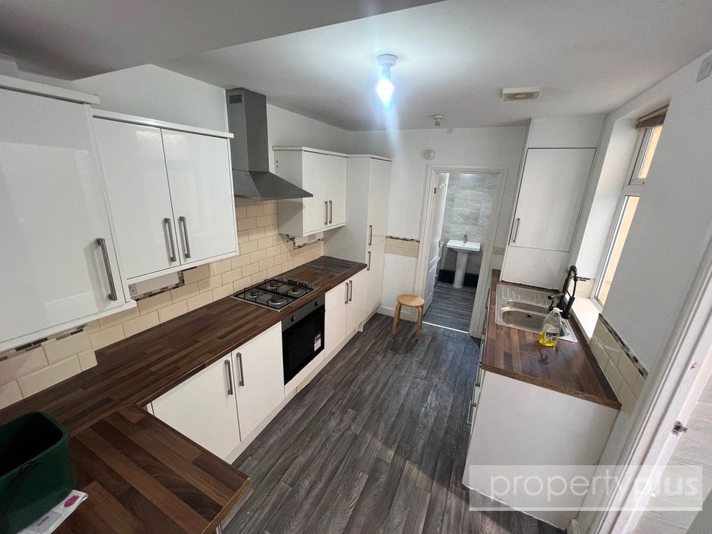 Property photo 2 of 12 Picture No. 05