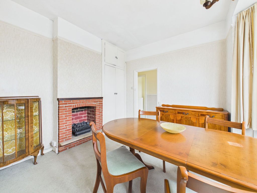 Property photo 3 of 25