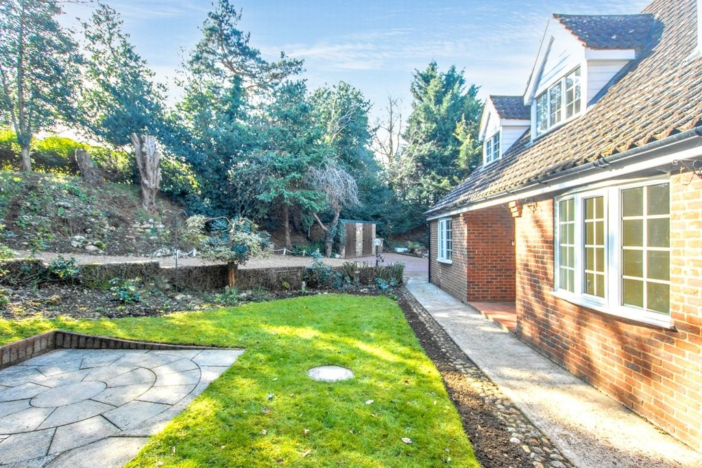 Property photo 2 of 24 3935724