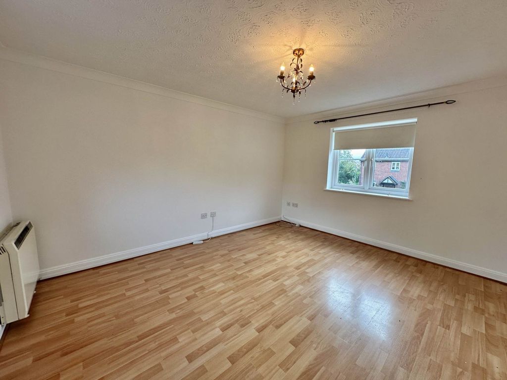 Property photo 3 of 6