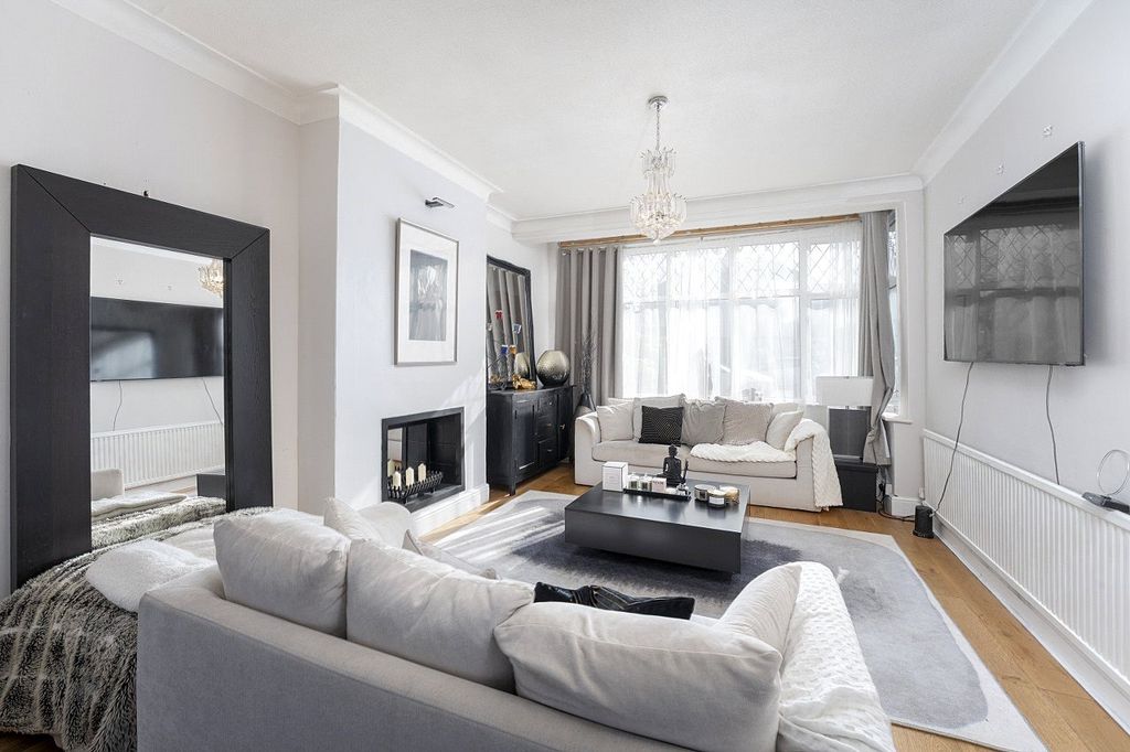 Property photo 3 of 16 Picture No. 05