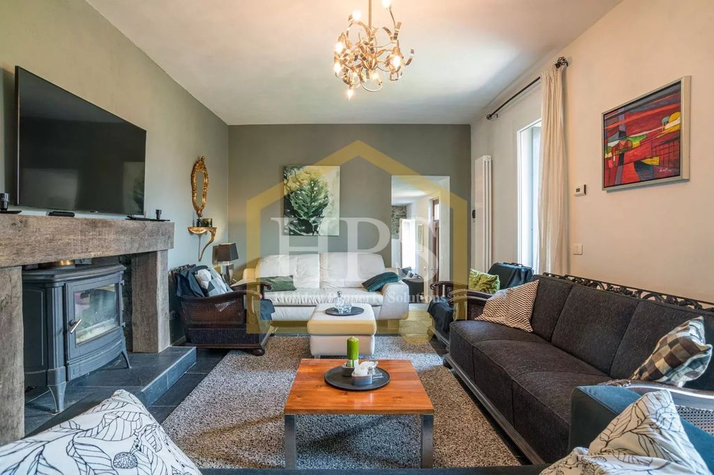 Property photo 1 of 32