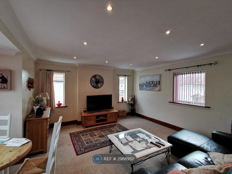 Property photo 1 of 15 Lounge