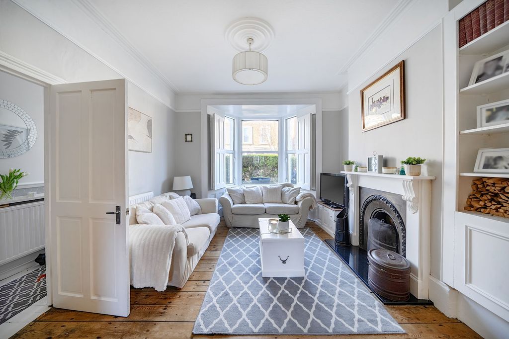 Property photo 2 of 16