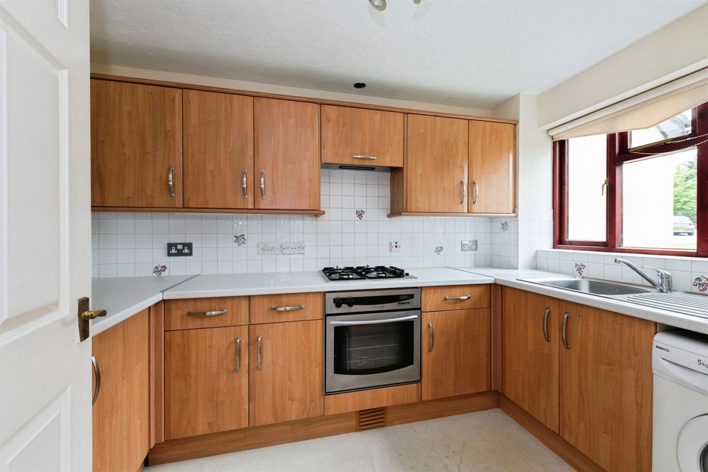 Property photo 3 of 12