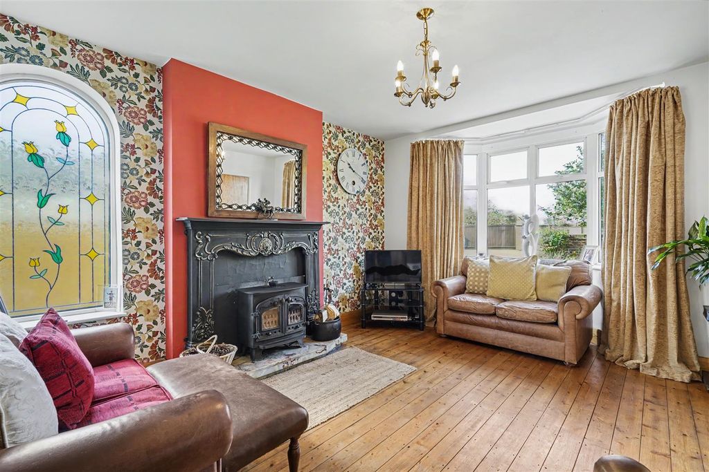 Property photo 2 of 27 Lounge 1_2.Jpeg