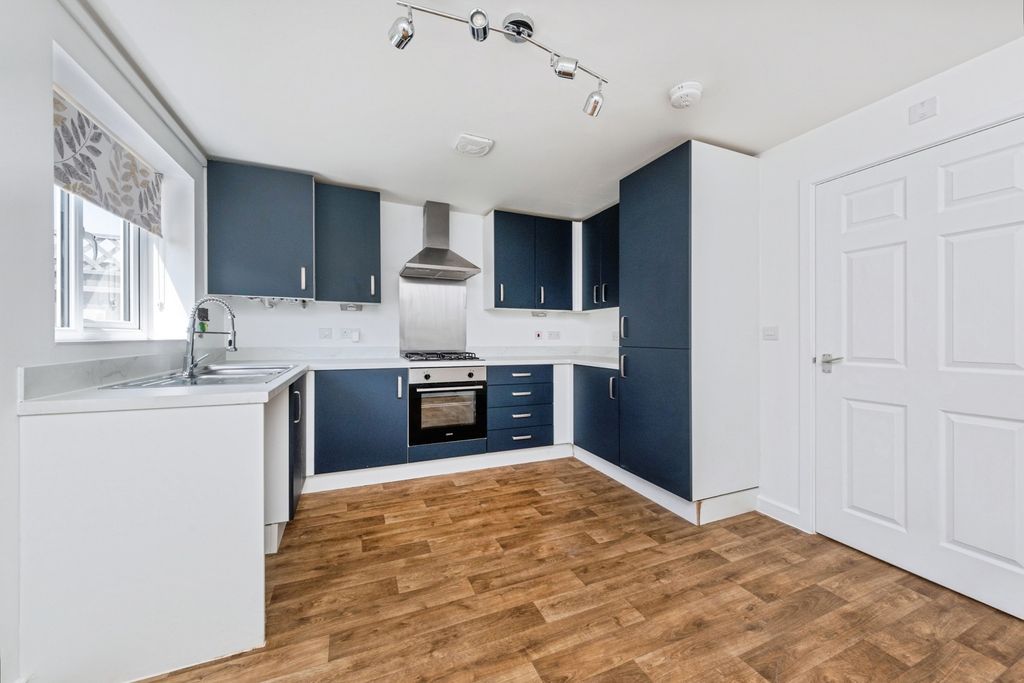 Property photo 2 of 10 Pbox-Img.Jpg