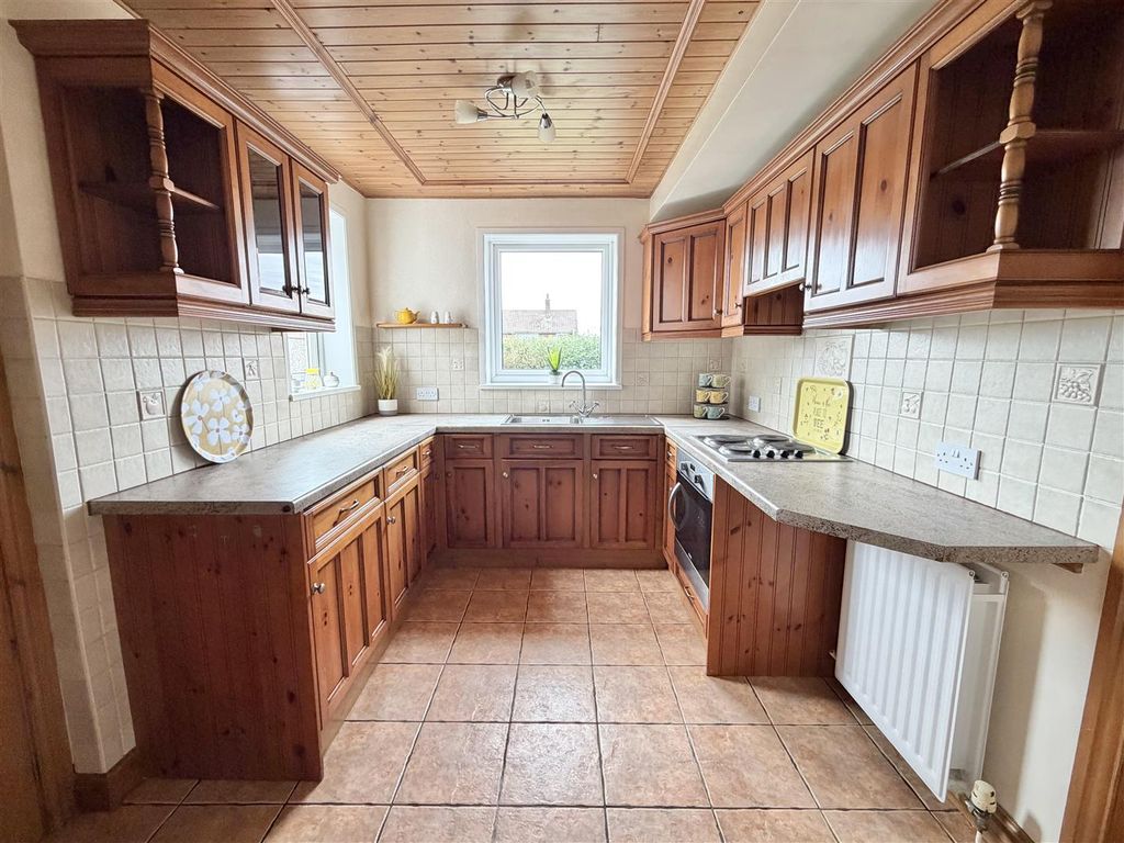 Property photo 2 of 32 Kitchen