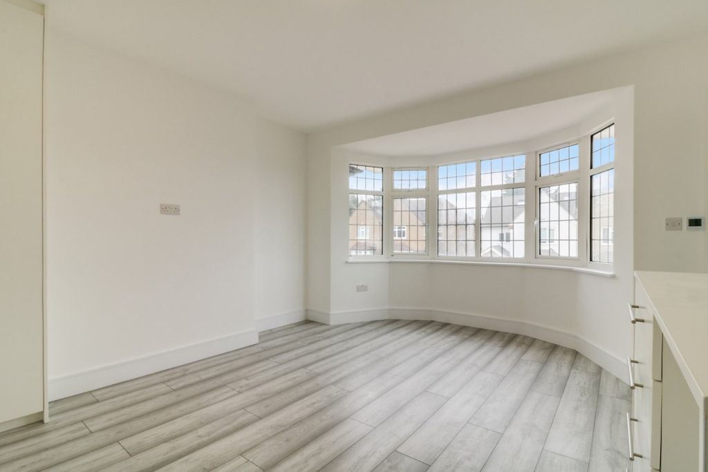Property photo 1 of 4