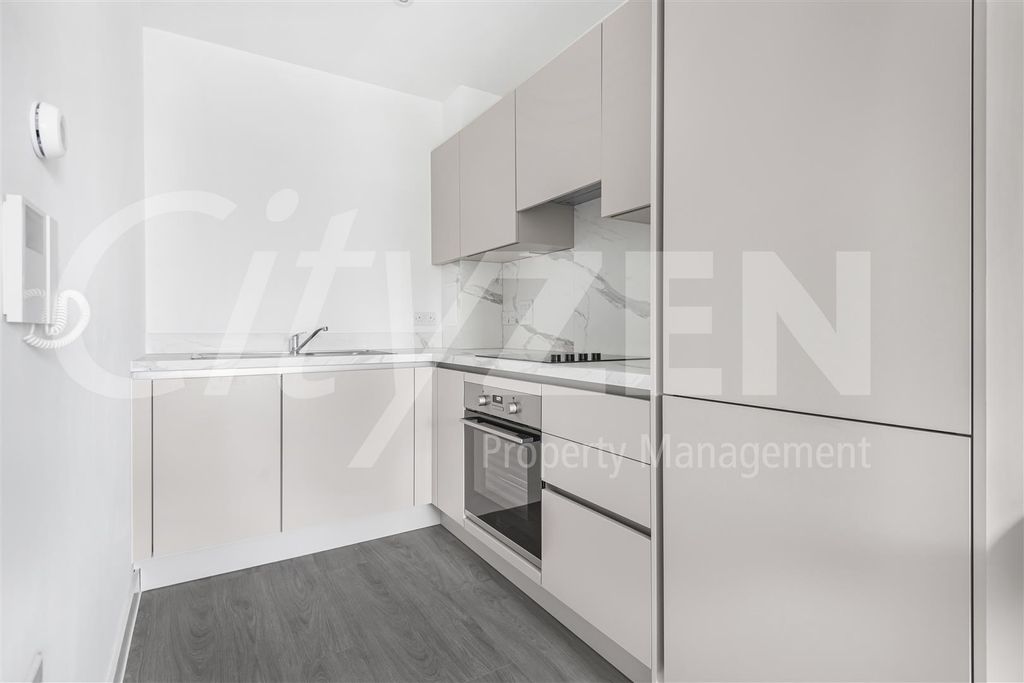 Property photo 2 of 20 Kitchen