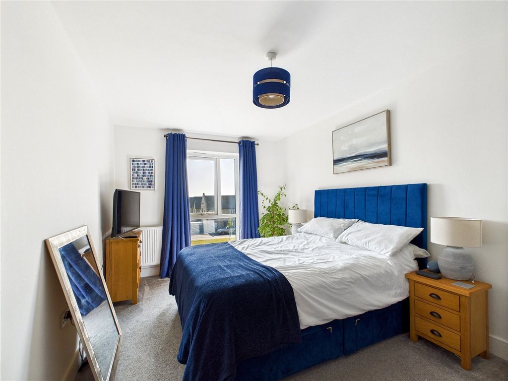 Property photo 3 of 12 3 - Picture No. 21