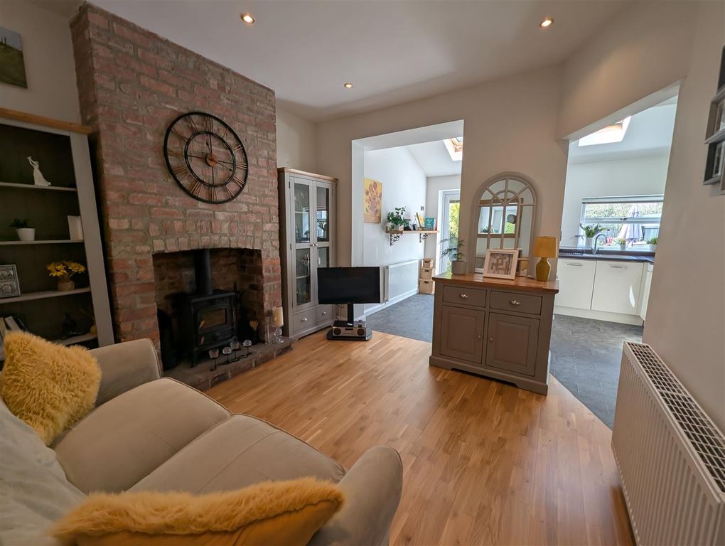 Property photo 3 of 15 Dining Room