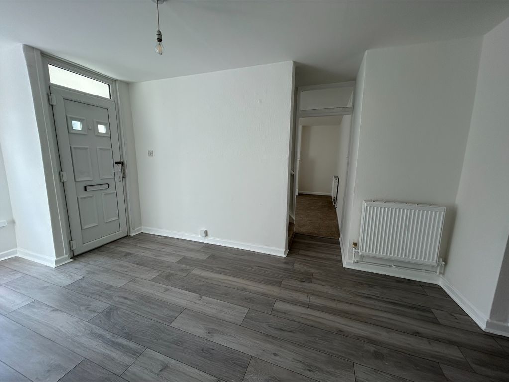 Property photo 3 of 14 Dining Room 2