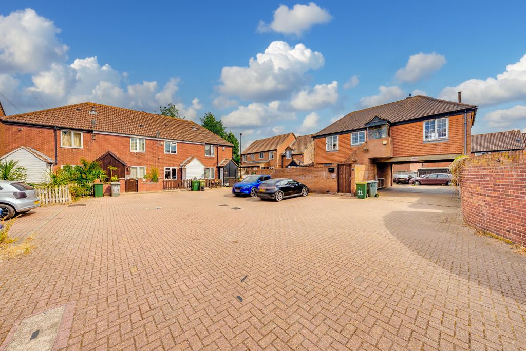 Property photo 3 of 16 A7S06843Hdr