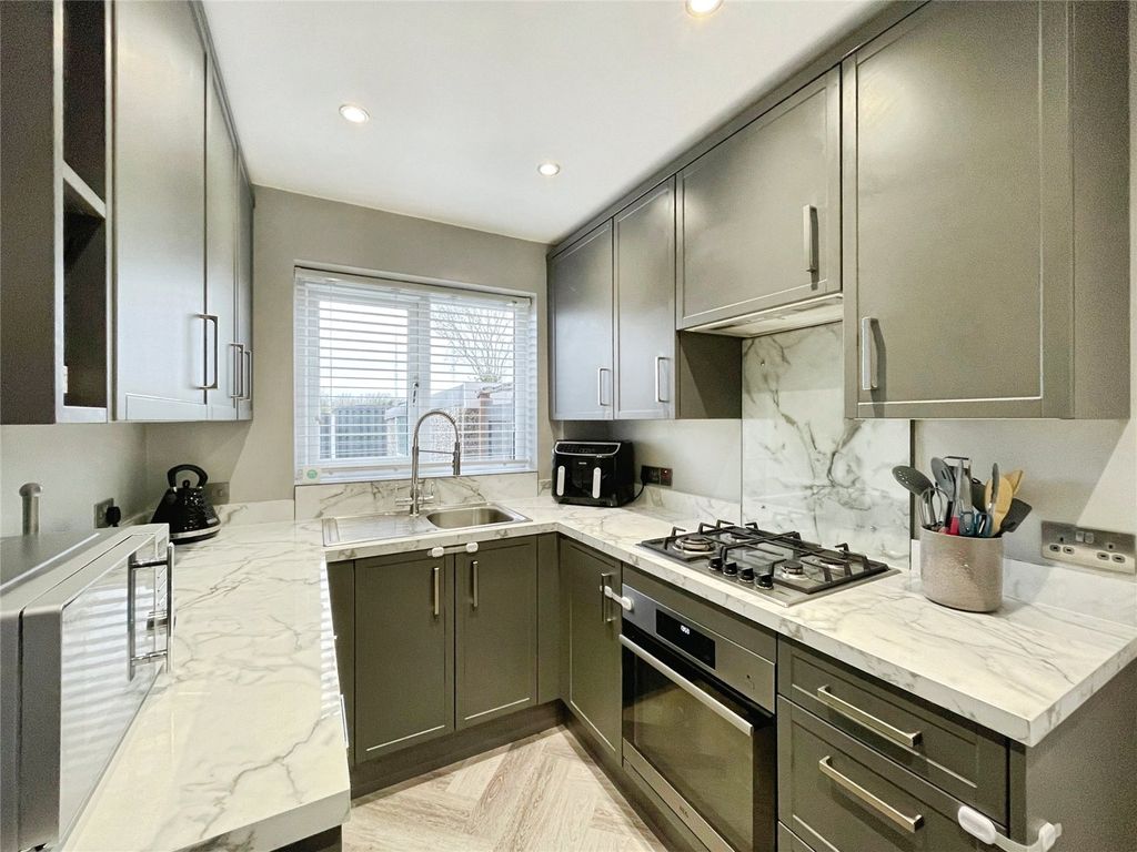 Property photo 2 of 26 Picture No. 27