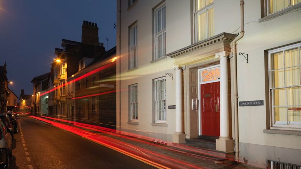 Property photo 1 of 9