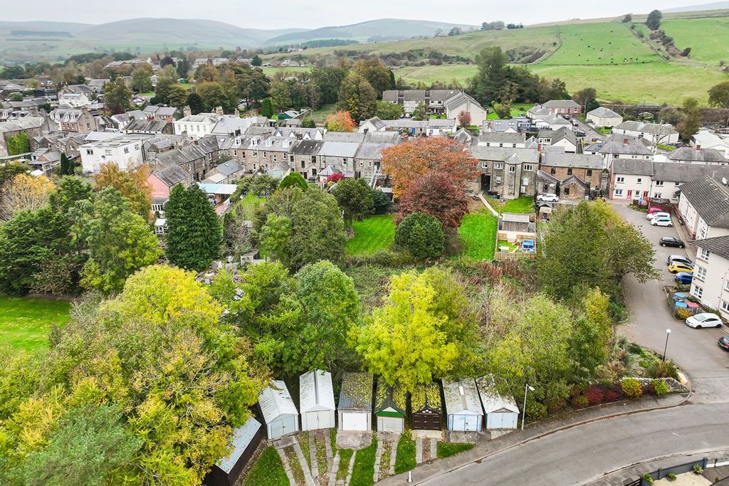 Property photo 3 of 9