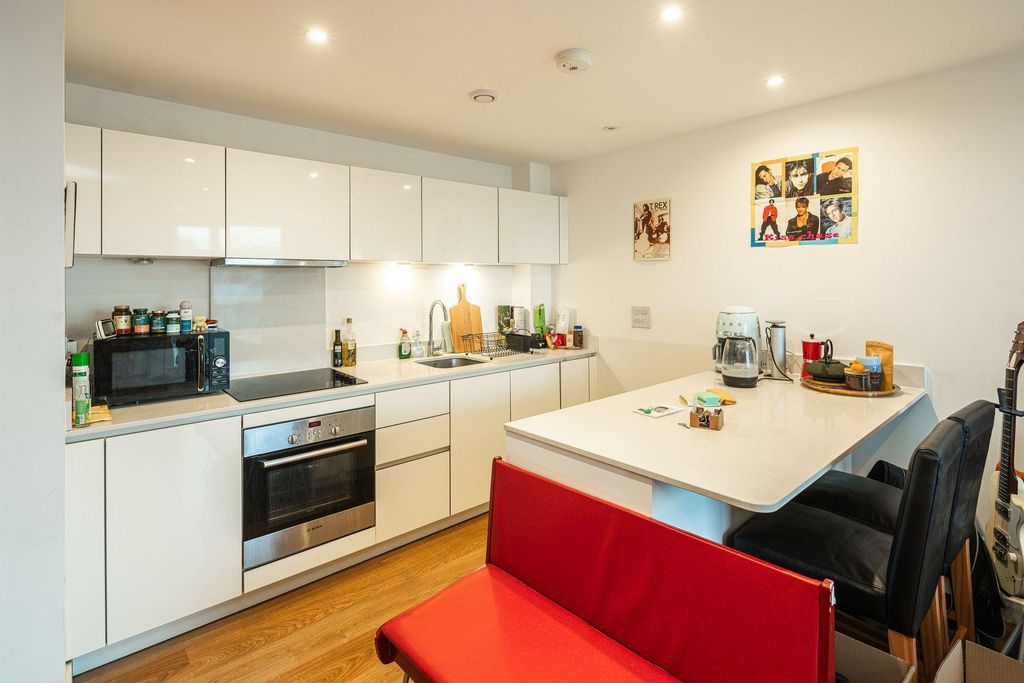 Property photo 3 of 9 Yeu8Nfoq.Jpeg