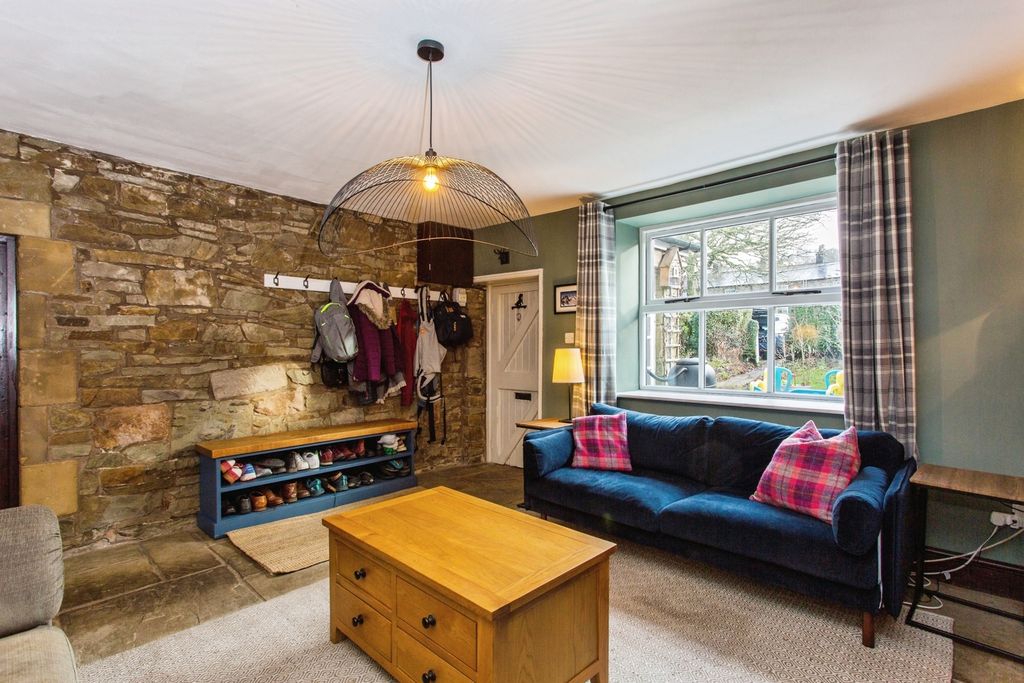 Property photo 3 of 21 Pbox-Img.Jpg