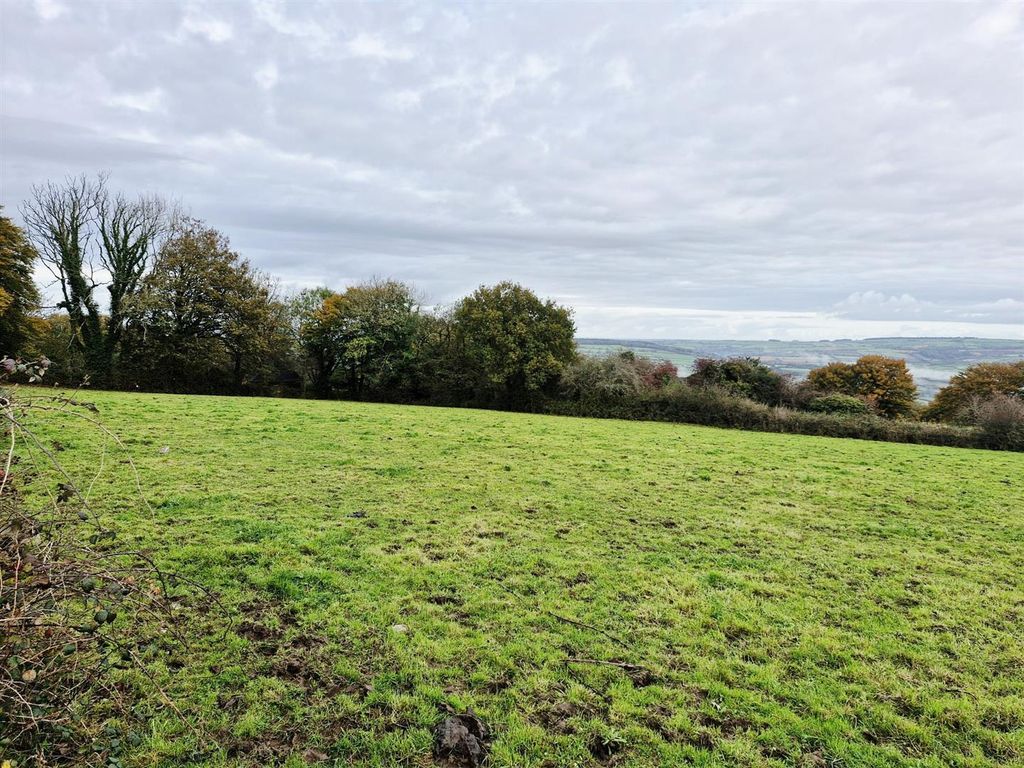 Property photo 2 of 5 1000056851.Jpg