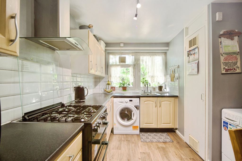 Property photo 2 of 13 Pbox-Img.Jpg