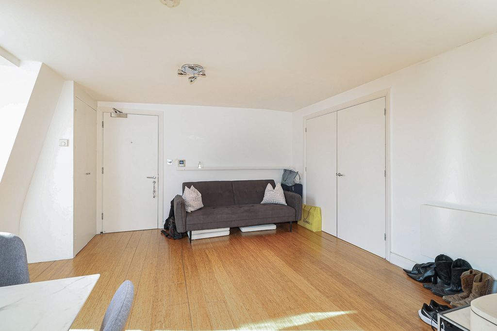 Property photo 3 of 26