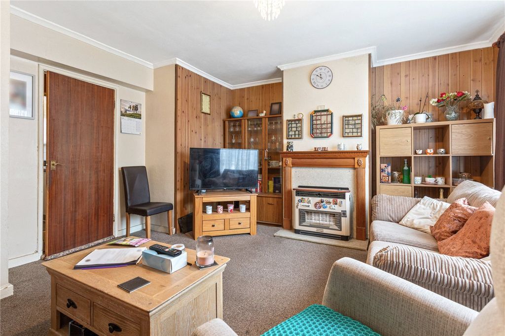 Property photo 2 of 12 Picture No. 10