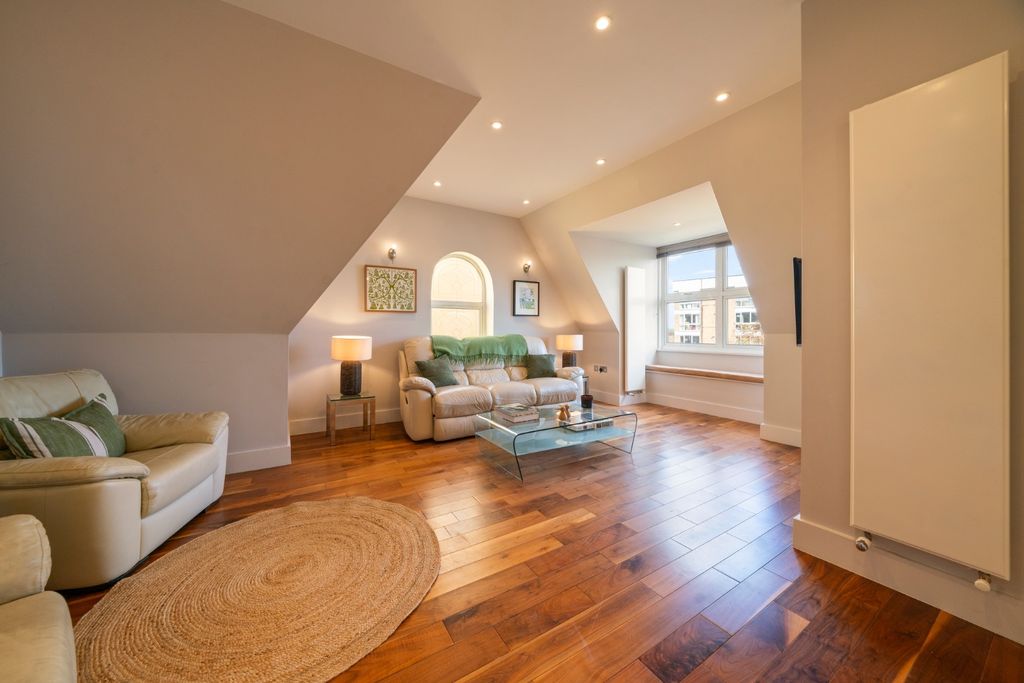 Property photo 2 of 14 4439273