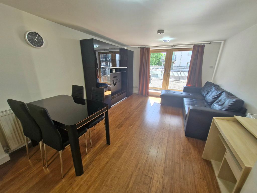 Property photo 2 of 7 Lounge