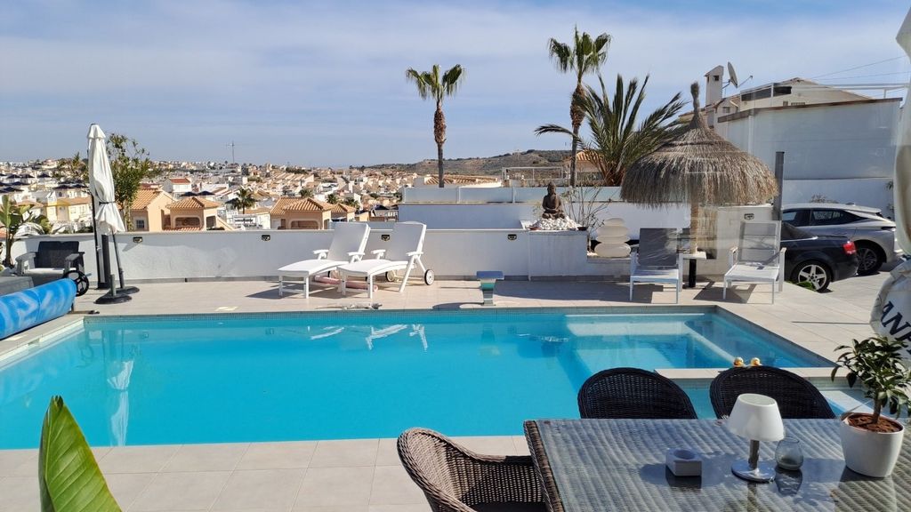 Property photo 2 of 49