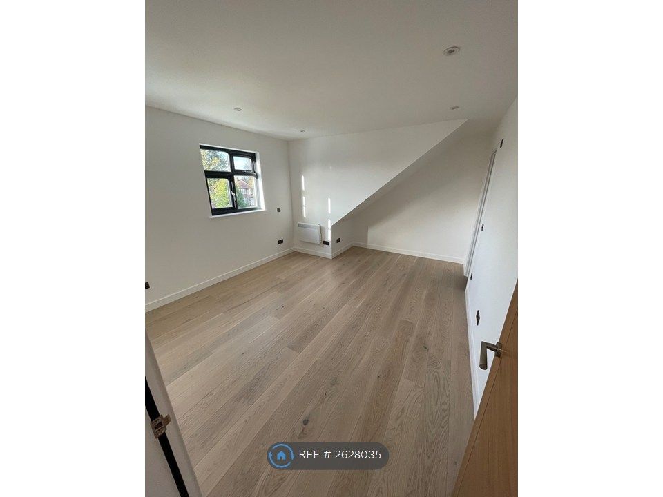 Property photo 2 of 16 Bedroom 1