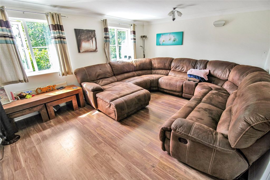 Property photo 3 of 16 Picture No. 03