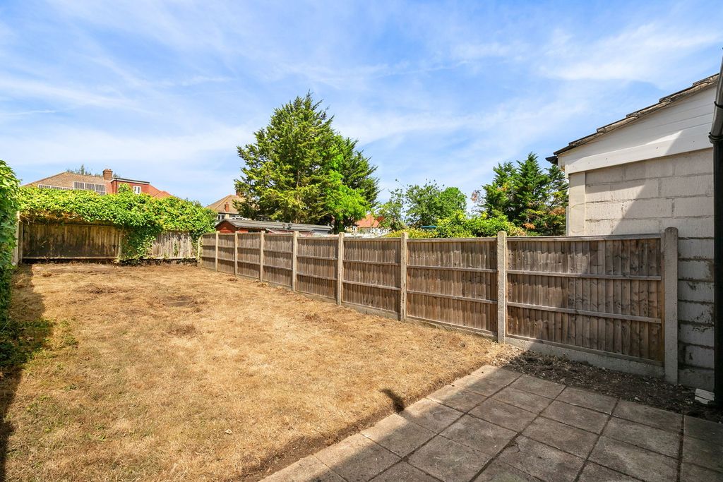 Property photo 2 of 9