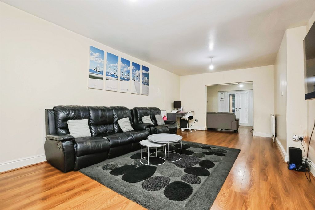 Property photo 3 of 21