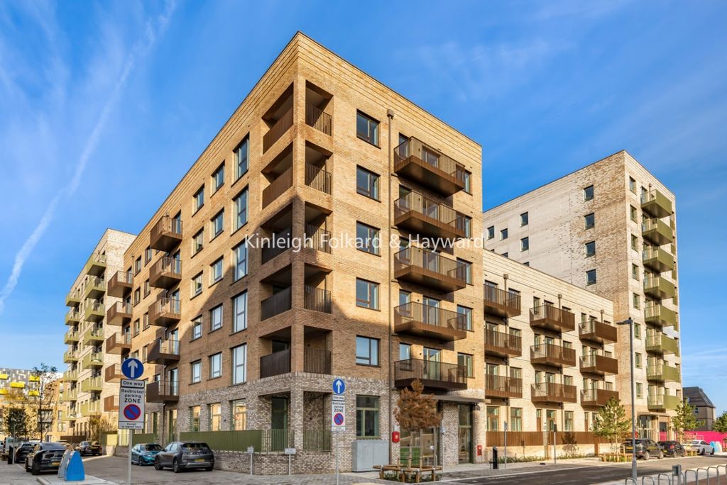 Property photo 1 of 19 De1d325B-689A-4Be1-8