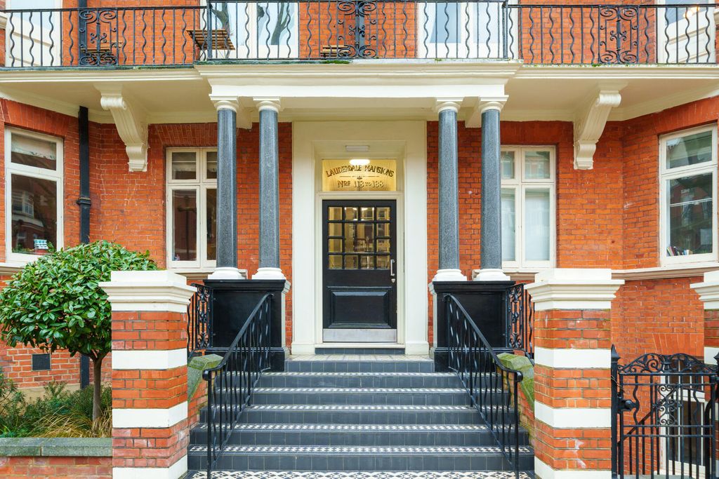 Property photo 2 of 5 Front (Exterior)