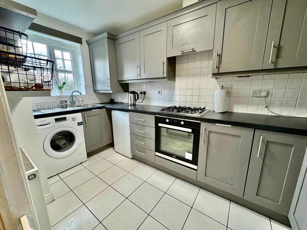 Property photo 3 of 32