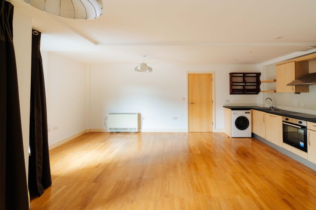 Property photo 3 of 12 9