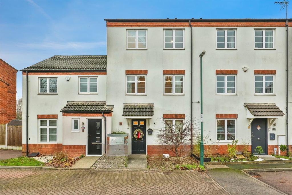 Property photo 1 of 3