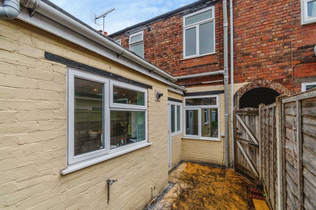 Property photo 3 of 11