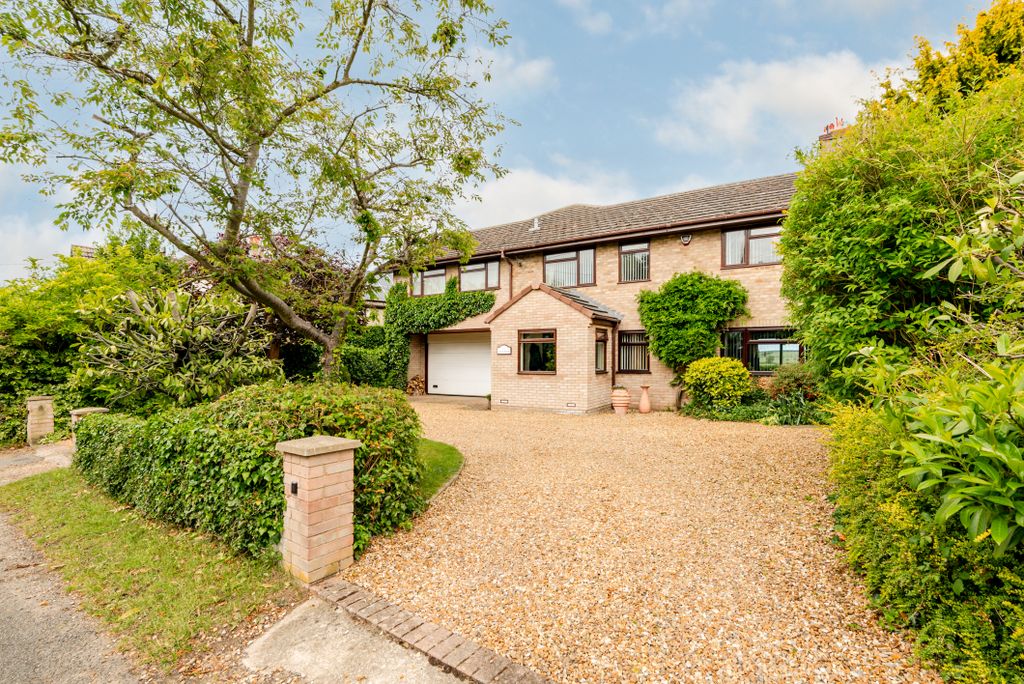 Property photo 1 of 44